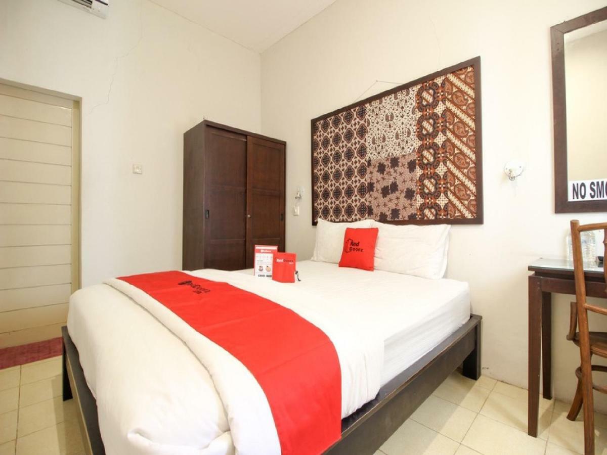 Reddoorz Syariah Near Wijilan Yogyakarta Hotel Kültér fotó